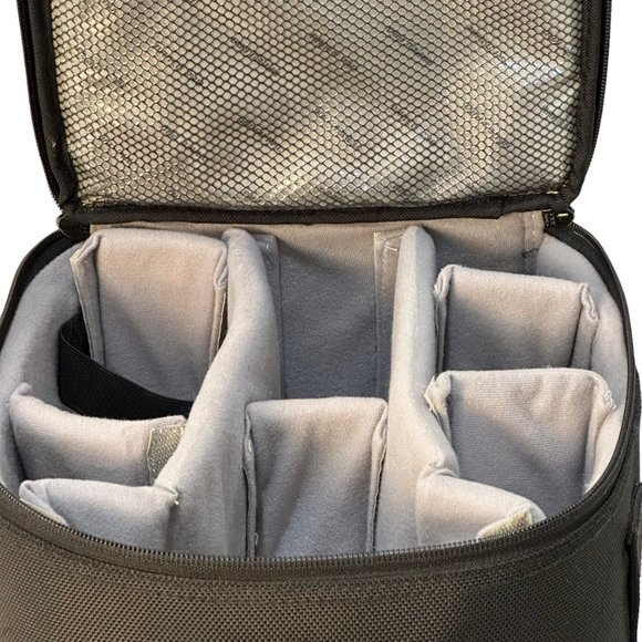 (10-229) Quantaray Pro Camera Backpack - Picture 10 of 16